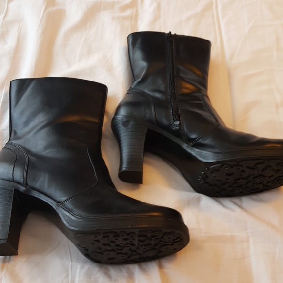 9M zip up short shaft boot - Picture 2 of 7